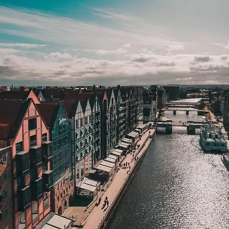 Rent Like X Deo Plaza - Old Town דירה