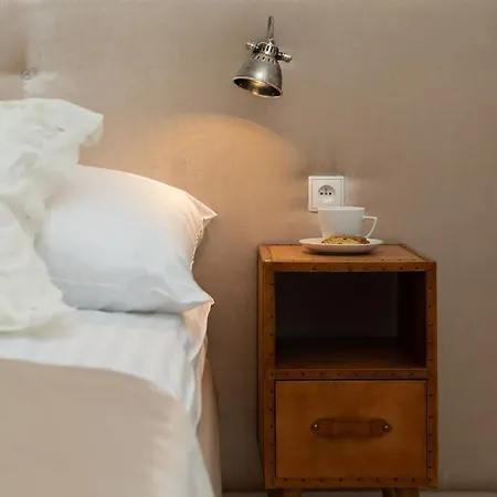 Rent Like X Deo Plaza - Old Town *