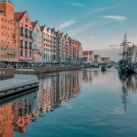 Rent Like X Deo Plaza - Old Town דירה