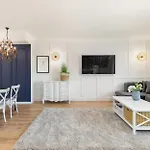 Rent Like X Deo Plaza - Old Town